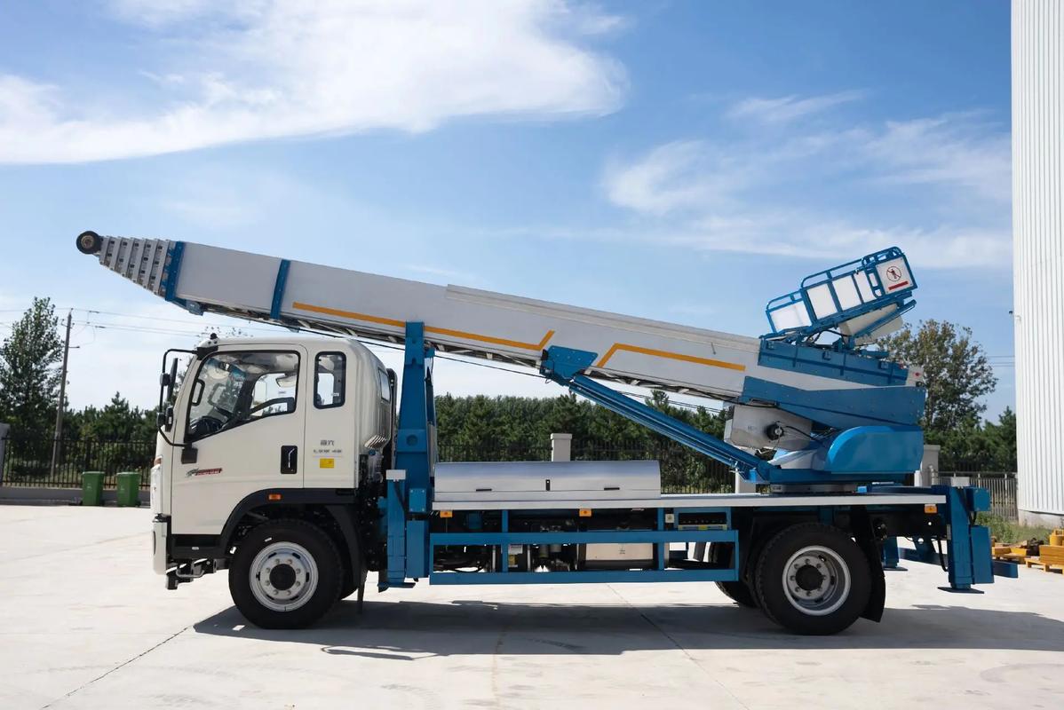 厦门湖里云梯上料车租赁费用