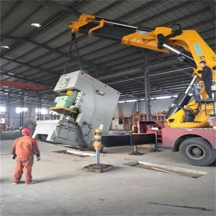 厦门湖里80吨折臂吊车出租附近电话