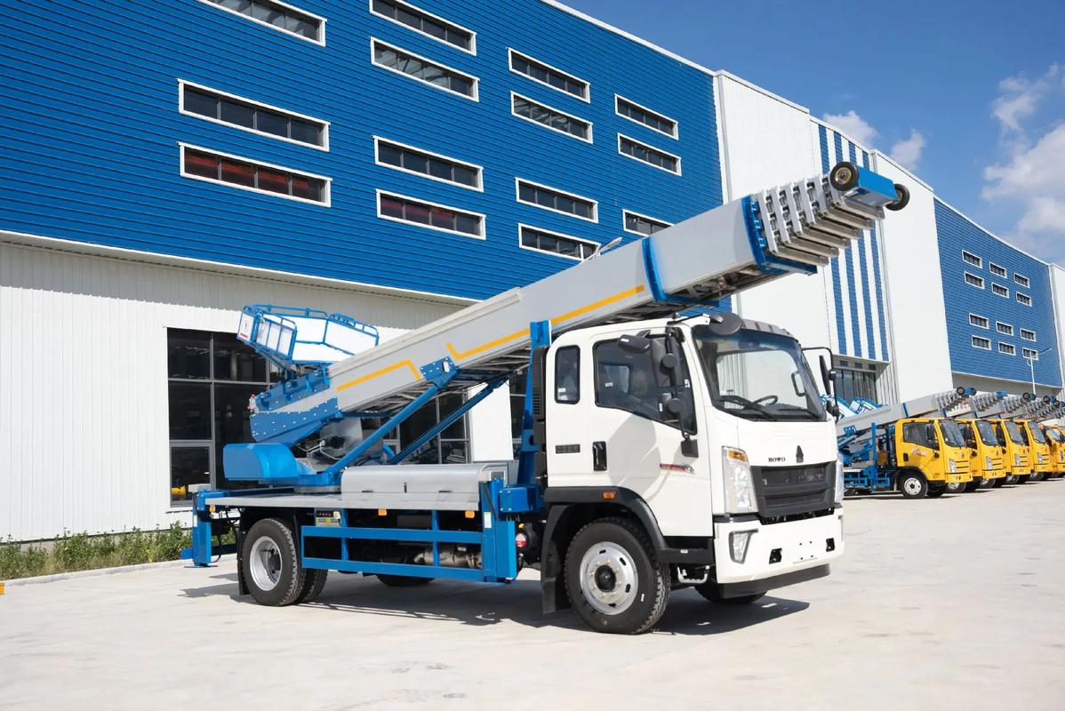 厦门湖里出租云梯车高空作业车 建筑垃圾搬运