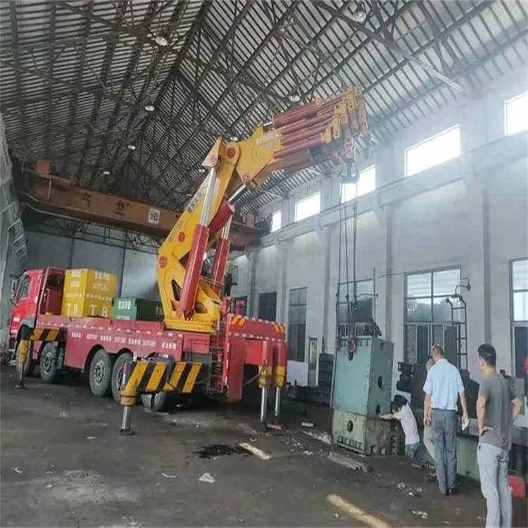 厦门湖里山区地形租赁哪种吊车最合适？